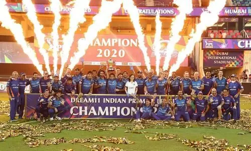 സംശയമെന്ത്​, അറേബ്യൻ മണ്ണിലും ​മുംബൈ തന്നെ ! ഐ.പി.എൽ കിരീടത്തിൽ അഞ്ചാം മുത്തം