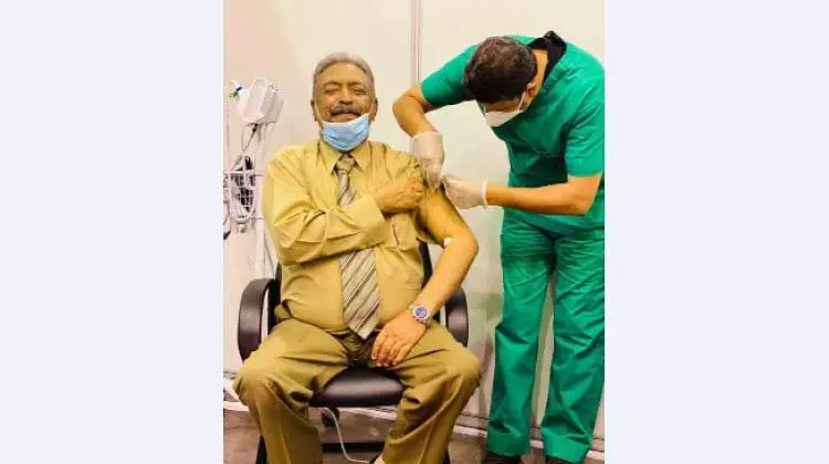 കോവിഡ് -19 വാക്സിൻ: സന്നദ്ധരായി ആരോഗ്യ പ്രവർത്തകർ കോവിഡ് -19 വാക്സിൻ: സന്നദ്ധരായി ആരോഗ്യ പ്രവർത്തകർ