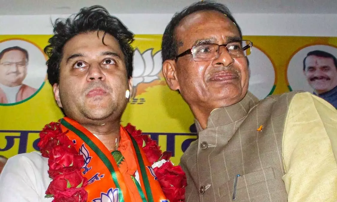 മധ്യപ്രദേശ് ഉപതെരഞ്ഞെടുപ്പ്; ഭരണമുറപ്പിച്ച് ബി.ജെ.പി, ആശ്വാസത്തോടെ ശിവരാജ് സിങ് ചൗഹാൻ മധ്യപ്രദേശ് ഉപതെരഞ്ഞെടുപ്പ്; ഭരണമുറപ്പിച്ച് ബി.ജെ.പി, ആശ്വാസത്തോടെ ശിവരാജ് സിങ് ചൗഹാൻ