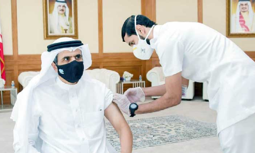 മന്ത്രിമാര്‍ കോവിഡ് വാക്​സിന്‍ സ്വീകരിച്ചു