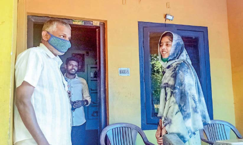 നിയമ പഠനത്തിനിടെ ജാനിഷ പോർക്കളത്തിൽ