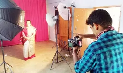 ഇൗ ഫ്രയിമുകളിലുണ്ട്​, രാഷ്​ട്രീയത്തി​െൻറ വൈറ്റ്​ ബാലൻസ്​