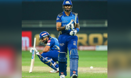 ടീം മാൻ മുംബൈയുടെ സൂര്യകുമാർ യാദവി​െൻറ ത്യാഗത്തെ വാഴ്​ത്തി ആരാധകർ