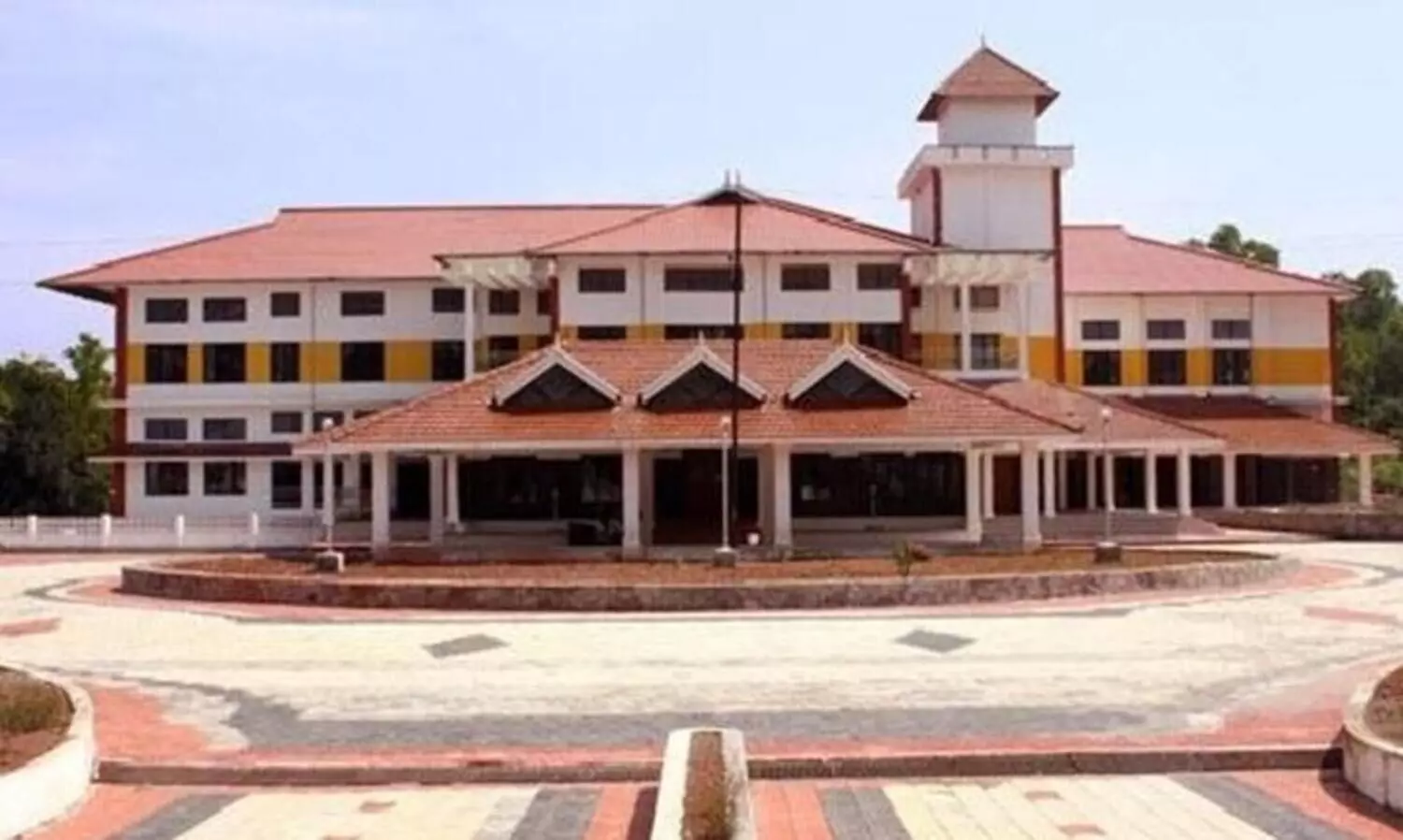 ചട്ടങ്ങൾ മറികടന്ന് സ്വാശ്രയ കോളജിന്​ എൽഎൽ.എം കോഴ്സ് ; ഉ​ന്ന​ത വി​ദ്യാ​ഭ്യാ​സ വ​കു​പ്പി​ലെ ഉ​ന്ന​ത​െൻറ ഒ​ത്താ​ശ​യെ​ന്ന് ആ​ക്ഷേ​പം