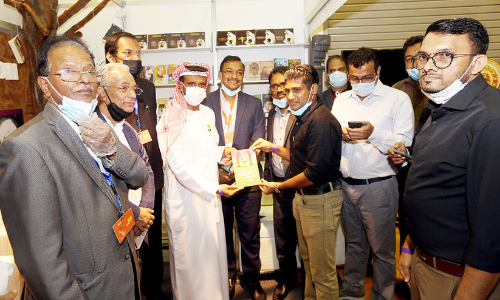 സലാം ഫുട്​േബാൾ യു.എ.ഇയിൽ പ്രകാശനം ചെയ്​തു