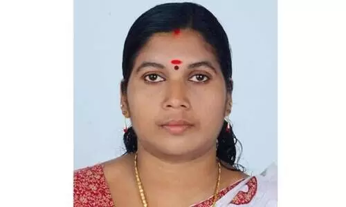 രാഷ്​ട്രീയ വടംവലിയിൽ തോറ്റു; സ്​മിത മുനിസ്വാമി ഇപ്പോള്‍ ചായക്കടക്കാരി