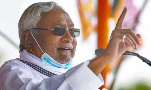 മുഖ്യമന്ത്രിയായി നിതീഷ് കുമാർ തിങ്കളാഴ്ച സത്യപ്രതിജ്ഞ ചെയ്തേക്കും