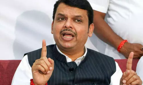 ഗുജറാത്ത് പാകിസ്താൻ അല്ല, നിങ്ങളുടെ ഇളയ സഹോദരനാണ് -ശിവസേനയോട് ദേവേന്ദ്ര ഫഡ്നാവിസ്