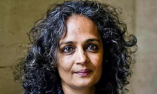 എ.ബി.വി.പി എതിർപ്പ്​ ; തമിഴ്​നാട്ടിലെ സർവകലാശാല അരുന്ധതിയുടെ പുസ്​തകം ഒഴിവാക്കി-ആശ്ചര്യമില്ലെന്ന്​ അരുന്ധതി