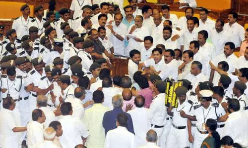 നിയമസഭ അതിക്രമ കേസ്​: കെ.​ടി. ജ​ലീ​ൽ, ഇ.​പി. ജ​യ​രാ​ജ​ൻ എ​ന്നി​വ​രു​ൾ​പ്പെ​ടെ അഞ്ച്​ പ്രതികൾ വിടുതൽ ഹരജി നൽകി