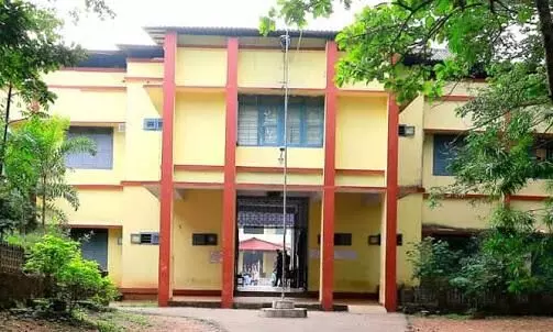 പരീക്ഷക്കെത്തിയ വിദ്യാർഥികളെ ഓടിച്ച് സർവകലാശാല