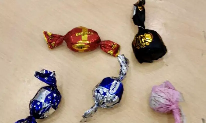 ക​ണ്ണൂ​ര്‍ വി​മാ​ന​ത്താ​വ​ളത്തിൽ സ്വര്‍ണം പിടികൂടി