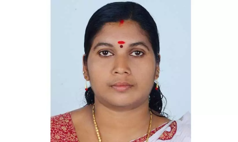 രാഷ്ട്രീയ വടംവലിയിൽ തോറ്റു; സ്മിത മുനിസ്വാമി ഇപ്പോള് ചായക്കടക്കാരി രാഷ്ട്രീയ വടംവലിയിൽ തോറ്റു; സ്മിത മുനിസ്വാമി ഇപ്പോള് ചായക്കടക്കാരി