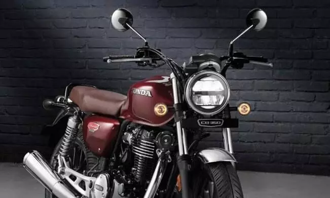 മൂന്നാഴ്​ച്ചകൊണ്ട്​ നാലക്കം കടന്ന്​ ഹൈനസ്​; ഇത്​ റെട്രോ വിപ്ലവം