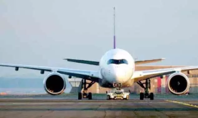 സാമ്പത്തിക പ്രതിസന്ധി:   വിമാന കമ്പനികൾ ജീവനക്കാരെ കുറക്കുന്നു