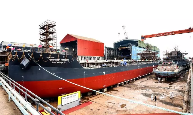 ഒറ്റദിവസം അഞ്ച് കപ്പൽ നീറ്റിലിറക്കി കപ്പല്ശാല ഒറ്റദിവസം അഞ്ച് കപ്പൽ നീറ്റിലിറക്കി കപ്പല്ശാല