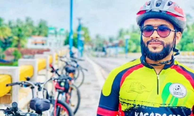 സൈക്കിളിൽ 140 മണ്ഡലങ്ങൾ പിന്നിട്ട് ഇഖ്ബാൽ വരുന്നു സൈക്കിളിൽ 140 മണ്ഡലങ്ങൾ പിന്നിട്ട് ഇഖ്ബാൽ വരുന്നു