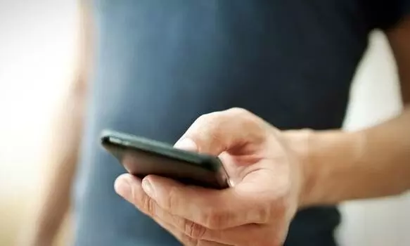 ഉറങ്ങി ഉണർന്നപ്പോൾ മൊബൈൽ ഫോൺ കാണാതായി