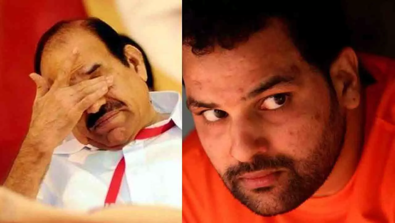 ബിനീഷ് വിഷയത്തിൽ പരമാവധി പിടിച്ചു നിന്നു; ഒടുവിൽ അടിയറവ് പറഞ്ഞ് കോടിയേരി ബിനീഷ് വിഷയത്തിൽ പരമാവധി പിടിച്ചു നിന്നു; ഒടുവിൽ അടിയറവ് പറഞ്ഞ് കോടിയേരി