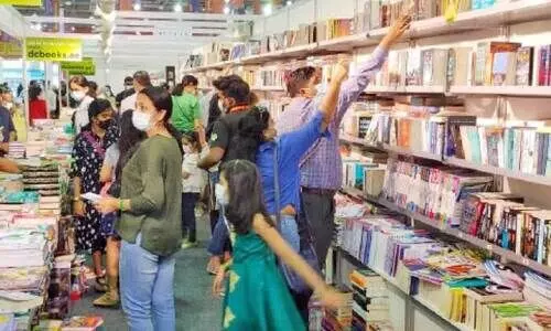 കോ​വി​ഡ് കാ​ല​ത്ത് ലോ​ക​ത്തി​ന് പു​തി​യ പാ​ഠം പ​ക​ർ​ന്ന് ഷാ​ർ​ജ: വാ​യ​ന​യു​ടെ വ​സ​ന്തോ​ത്സ​വ​ത്തി​ന് ഇ​ന്ന് വി​ട