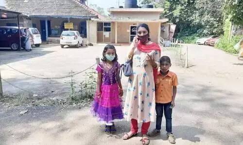 പ്രളയ പുനരധിവാസം കടലാസിൽ; സിമിക്കും മക്കൾക്കും കിടപ്പാടം അന്യം