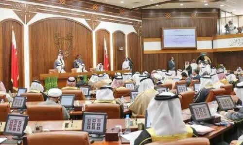 പ്രിൻസ്​ ഖലീഫക്ക്​ പാർലമെൻറി​െൻറ ആദരാഞ്​ജലി