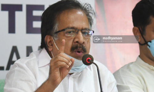 ധനകാര്യമന്ത്രി ചെയ്​തത്​ ഗുരുതര ചട്ടലംഘനം; അവകാശലംഘനത്തിന്​ നോട്ടീസ്​ നൽകും -ചെന്നിത്തല