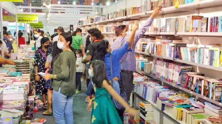 കോവിഡ് കാലത്ത് ലോകത്തിന് പുതിയ പാഠം പകർന്ന് ഷാർജ: വായനയുടെ വസന്തോത്സവത്തിന് ഇന്ന് വിട കോവിഡ് കാലത്ത് ലോകത്തിന് പുതിയ പാഠം പകർന്ന് ഷാർജ: വായനയുടെ വസന്തോത്സവത്തിന് ഇന്ന് വിട