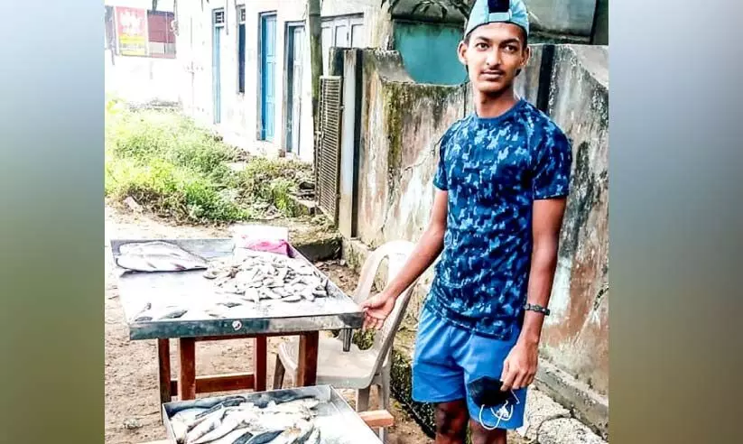 അഫ്സർ മത്സ്യക്കച്ചവടം നടത്തുന്നു; ജീവിതത്തി​െൻറയും ക്രിക്കറ്റി​െൻറയും പിച്ചിൽ ഉറച്ചുനിൽക്കാൻ