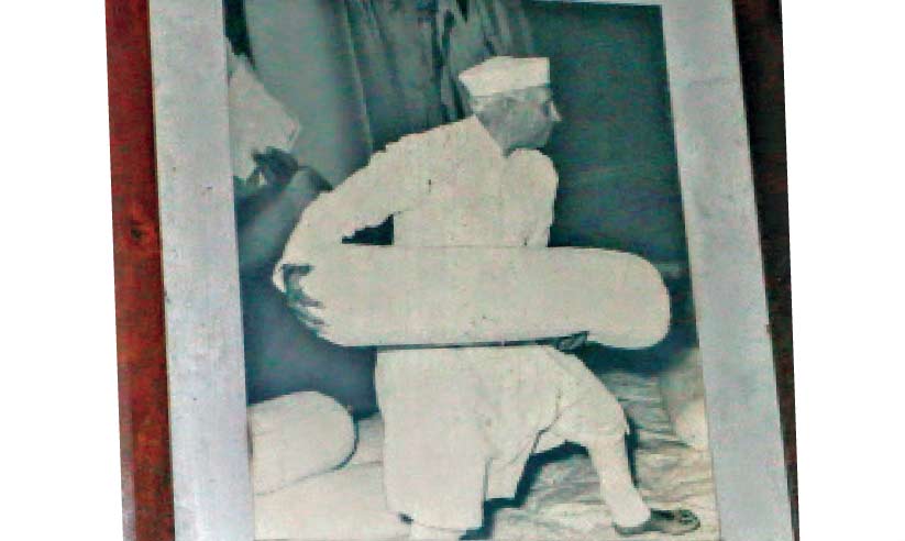 നെഹ്റുവിെൻറ ഒാർമകൾ ഒളിമങ്ങാതെ തലശ്ശേരി കല്യാണി നിവാസ് നെഹ്റുവിെൻറ ഒാർമകൾ ഒളിമങ്ങാതെ തലശ്ശേരി കല്യാണി നിവാസ്