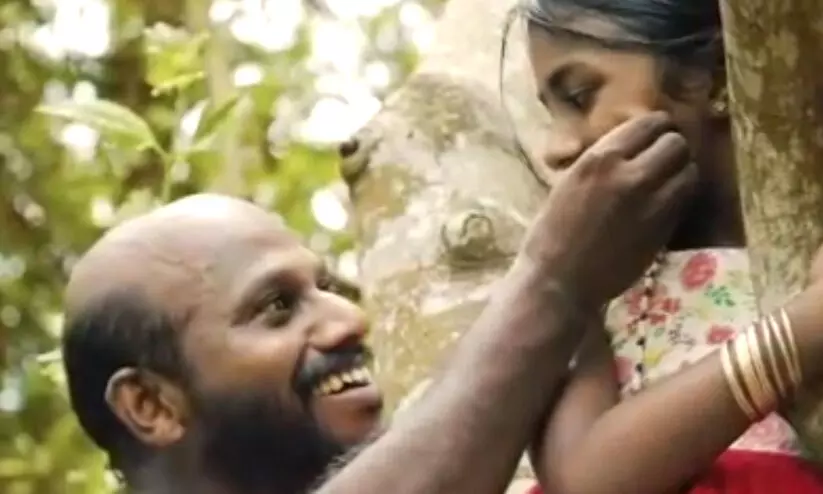 അച്ഛൻ്റെയും മകളുടെയും സ്നേഹം അനുഭവിപ്പിച്ച് കാശിയിലെ ഗാനം