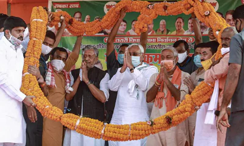 ബിഹാർ മുഖ്യമന്ത്രി നീതീഷ്​ കുമാർ തന്നെ; ഗവർണറെ കാണും