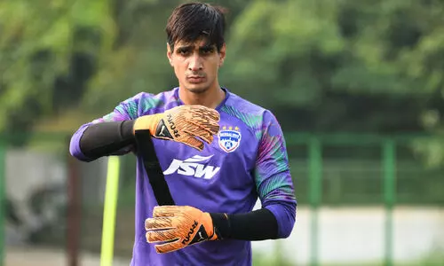 രണ്ടാം കിരീടം തേടി ദ ബ്ലൂസ് രണ്ടാം കിരീടം തേടി ദ ബ്ലൂസ്