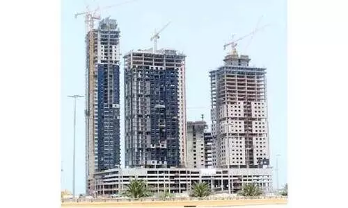 അബൂദബി മിന പ്ലാസ ടവറുകൾ സ്‌ഫോടക വസ്തുക്കൾ ഉപയോഗിച്ച് പൊളിക്കും