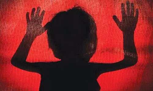 ദീപാവലിക്ക് പടക്കം വാങ്ങാന്‍ പോയ പെണ്‍കുട്ടി മരിച്ചനിലയില്‍; ആന്തരികാവയവങ്ങള്‍ നഷ്ടപ്പെട്ട് മൃതദേഹം