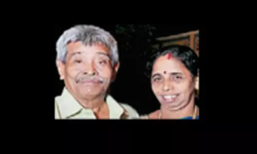 വ​യോ​ദ​മ്പ​തി​ക​ളു​ടെ കൊ​ല​പാ​ത​ക​ത്തി​ന്   നാ​ല്​ വ​യ​സ്സ്; ഇ​രു​ട്ടി​ൽ​ ത​പ്പി പൊ​ലീ​സ്