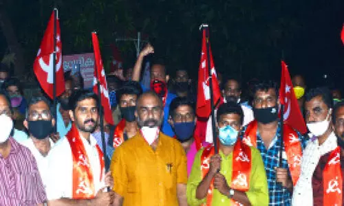 തെരഞ്ഞെടുപ്പായി... പാർട്ടിവിടലും സജീവം