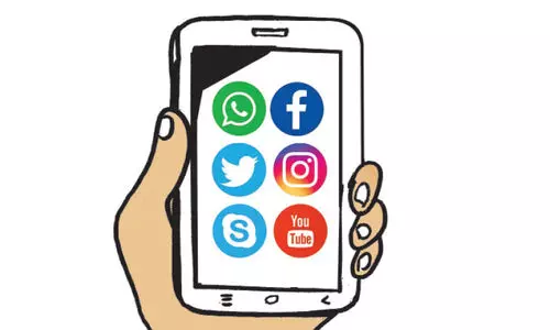 തീരക്കാറ്റിലും രാഷ്​ട്രീയച്ചൂട്​, ആവേശത്തിരമാലകൾ...