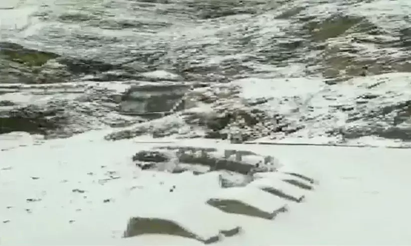 മഞ്ഞുവീഴ്ച: ജമ്മു - ശ്രീനഗര്‍ ദേശീയപാത അടച്ചു