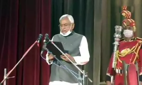 ബിഹാർ മുഖ്യമന്ത്രിയായി നിതീഷ് കുമാർ സത്യപ്രതിജ്ഞ ചെയ്തു