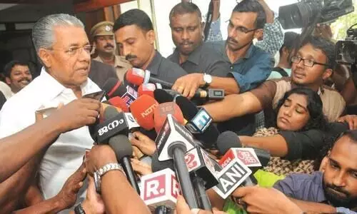 മാധ്യമങ്ങൾ കെട്ടുകഥകളുടെ നിർമാണശാലയായി –മുഖ്യമന്ത്രി