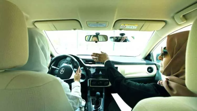 വ​നി​ത​ക​ൾ​ക്കാ​യി കൂ​ടു​ത​ൽ ഡ്രൈ​വി​ങ്​ സ്‌​കൂ​ളു​ക​ൾ തു​റ​ക്കും