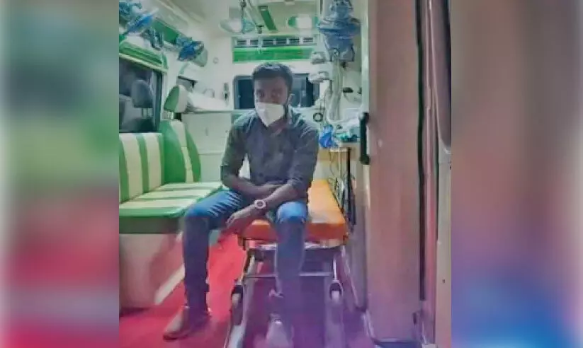 ആംബുലൻസ്​ തടഞ്ഞുനിർത്തി ഡ്രൈവറെ പൊലീസ്​ മർദിച്ചെന്ന്​