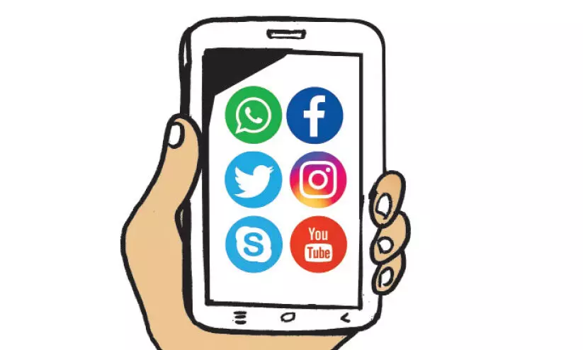 തീരക്കാറ്റിലും രാഷ്​ട്രീയച്ചൂട്​, ആവേശത്തിരമാലകൾ...