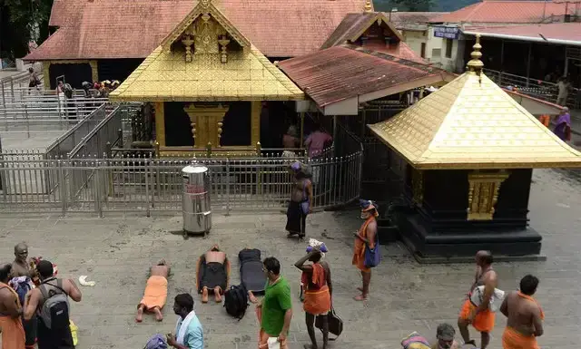 ഭക്തിസാന്ദ്രമായി ശബരിമല; 993 പേർ ദർശനം നടത്തി ഭക്തിസാന്ദ്രമായി ശബരിമല; 993 പേർ ദർശനം നടത്തി