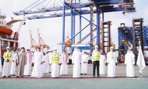 ജി​ദ്ദ തു​റ​മു​ഖ​ത്ത്​ അ​ത്യാ​ധു​നി​ക ക്രെ​യി​നു​ക​ൾ