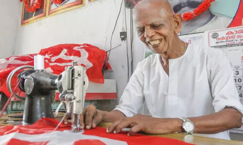 ചെ​ങ്കൊടി, ചെ​ങ്കൊടി, ചെ​ങ്കൊടി മാത്രം...