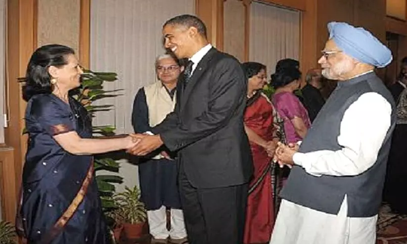 രാഹുലിന് ഭീഷണിയാവില്ലെന്നതിനാൽ സോണിയ മൻമോഹനെ പ്രധാനമന്ത്രിയാക്കി -ഒബാമയുടെ പുസ്തകം വീണ്ടും ചർച്ചയാകുന്നു രാഹുലിന് ഭീഷണിയാവില്ലെന്നതിനാൽ സോണിയ മൻമോഹനെ പ്രധാനമന്ത്രിയാക്കി -ഒബാമയുടെ പുസ്തകം വീണ്ടും ചർച്ചയാകുന്നു