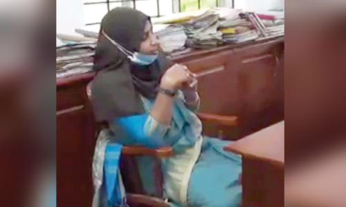 വേർപിരിയലി​െൻറ വേദനയായി പ്രസിഡൻറി​െൻറ ശ്യാമ സുന്ദര പുഷ്പമേ...