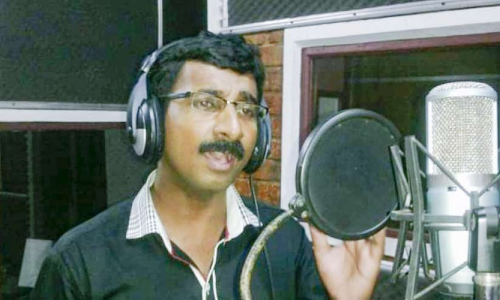 പാ​ട്ടെഴുതി പാടുകയാണ് എസ്​.കെ. പുറക്കാട്